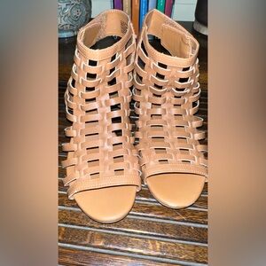American Eagle Outfitters Tan Woven Sandals